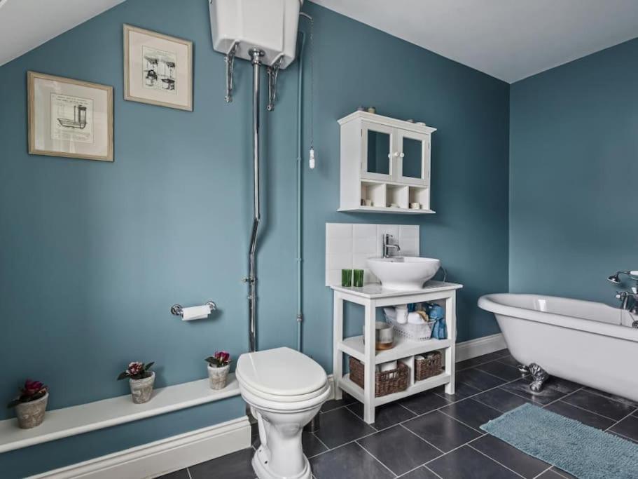 Large Coastal Cottage, Private Indoor Pool, Hut Tub, Sauna And Steam Pod ウェーマス エクステリア 写真
