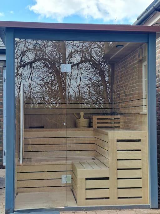 Large Coastal Cottage, Private Indoor Pool, Hut Tub, Sauna And Steam Pod ウェーマス エクステリア 写真